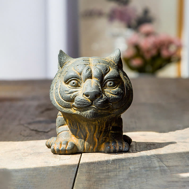 Handmade Small Lovely Tiger Iron Powder Rust Cast Resin Statue Home Decoration