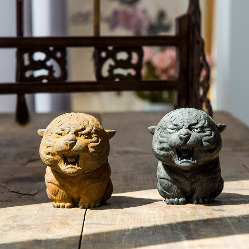 Handmade Mini Roaring Tiger Iron Powder Rust Cast Resin Statue Home Decoration