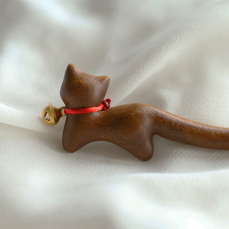 Classical Chinese Style Cat-shaped Sandalwood Hairpin - Image 3