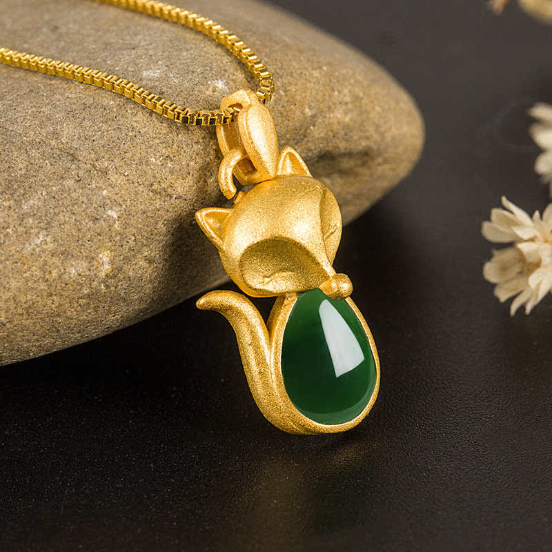Green Chalcedony Fox Pattern Courage Necklace Pendant