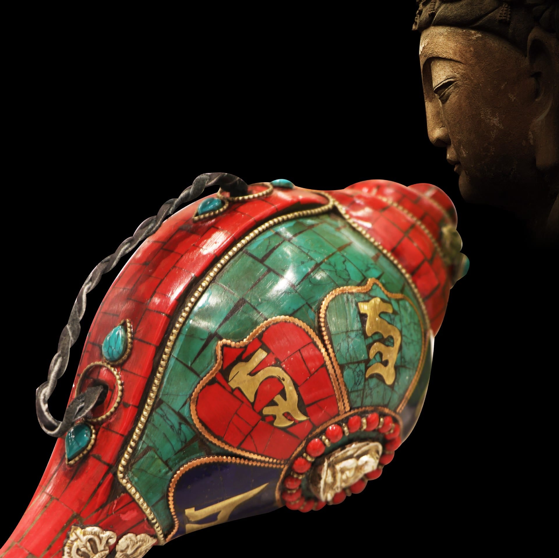 Tibetan Handmade Shankha Om Mani Padme Hum Buddha Conch Shell Lucky Decoration - Image 4